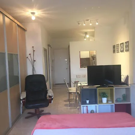 - Estudio En Urbanizacion Parque La Carolina Appartement Marbellac